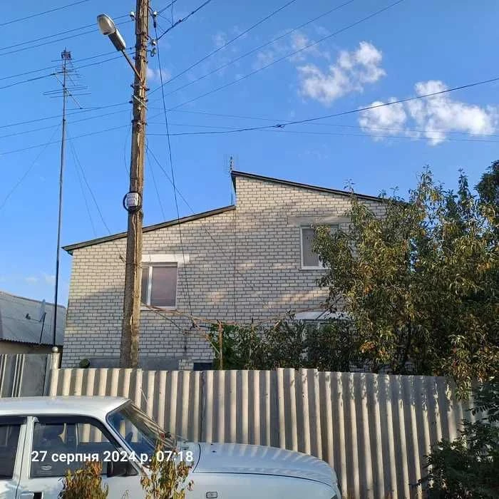 Продам 2х эт дом в Змиеве. Участок 12 сот. Тихий р-н Отлична