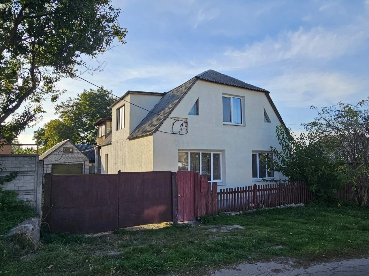 продам дом Змиев