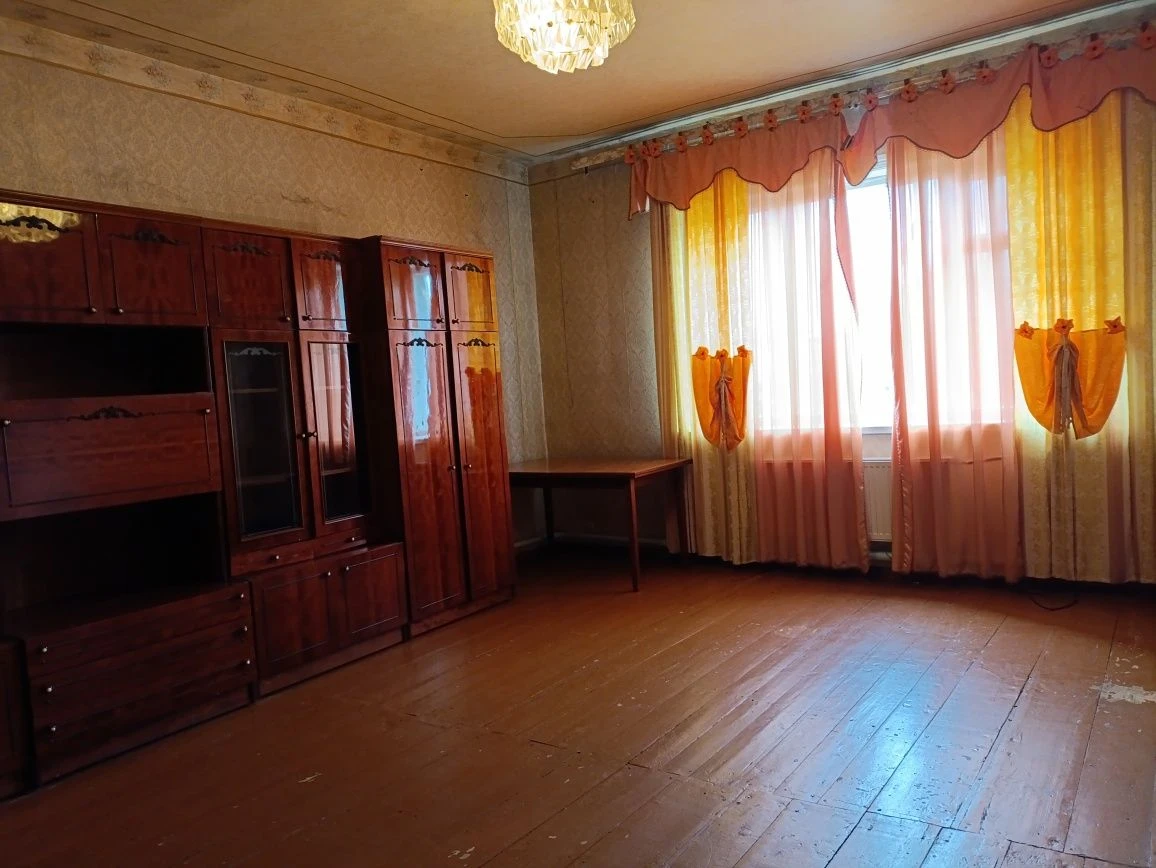 Продам будинок в .м. Зміїв