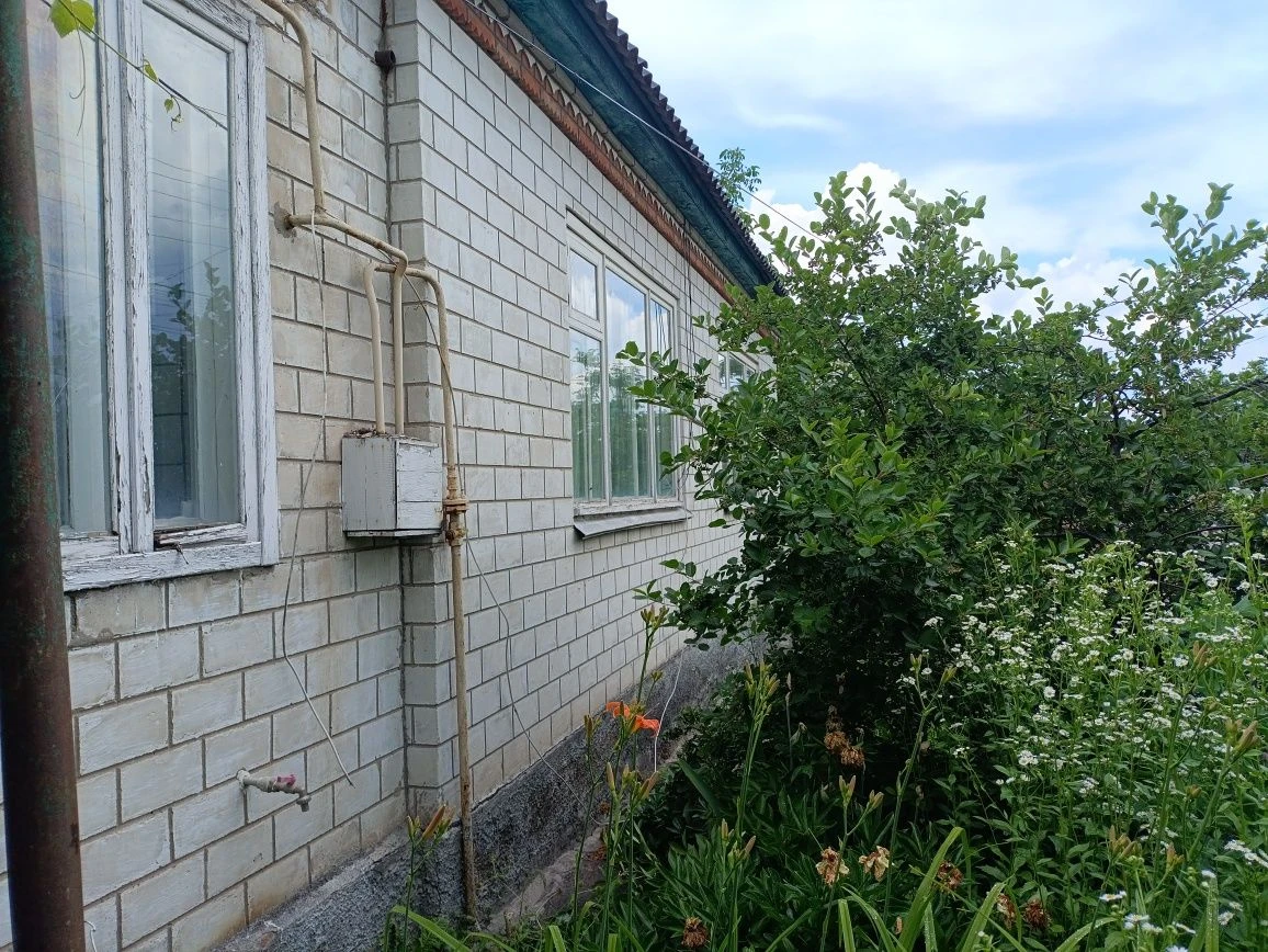 Продам будинок в .м. Зміїв