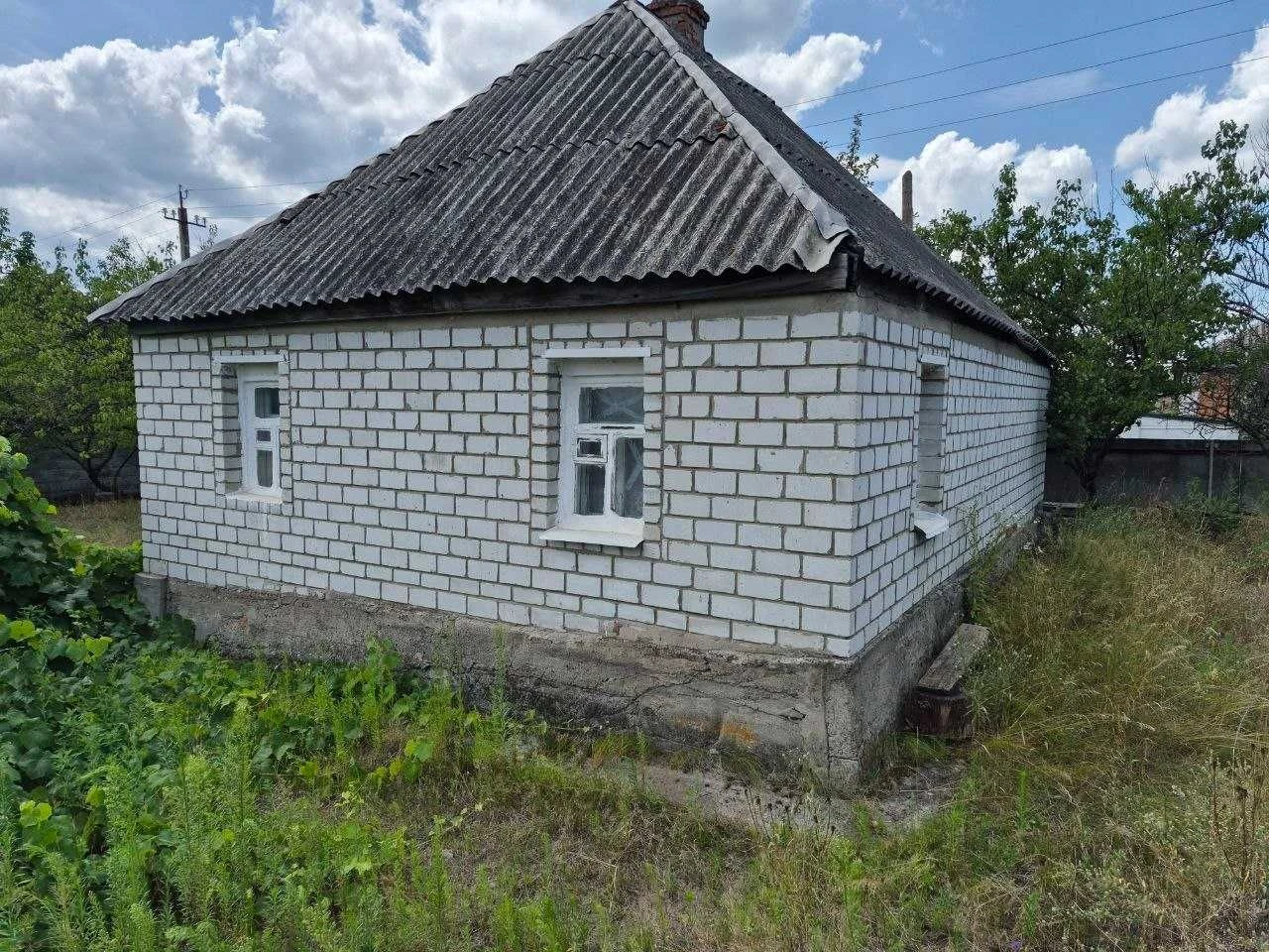 Продам будинк м.Зміїв