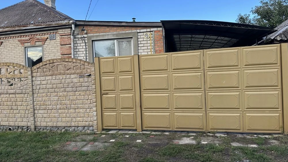 Продам великий будинок ділянка 10 соток, р-н Стадіон