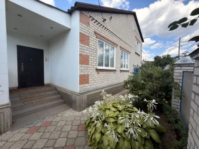 Продам півтораповерховий будинок (в аренду не здається, тіль