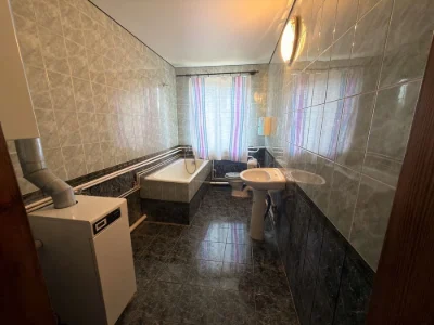Продам півтораповерховий будинок (в аренду не здається, тіль