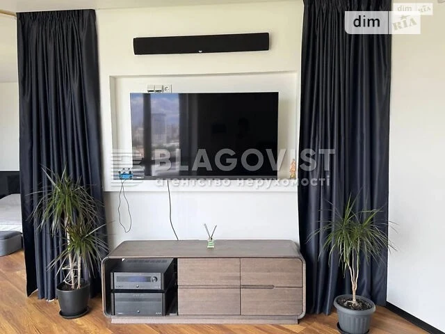 Sale of 2-room apartment 64.7 sq. m on Mytropolyta Vasylya Lyp street