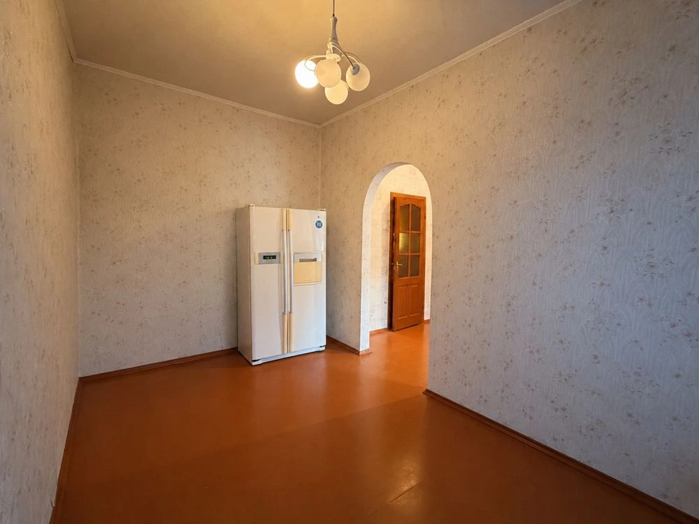 Продам півтораповерховий будинок (в аренду не здається, тіль