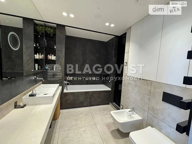 Sale of 2-room apartment 64.7 sq. m on Mytropolyta Vasylya Lyp street