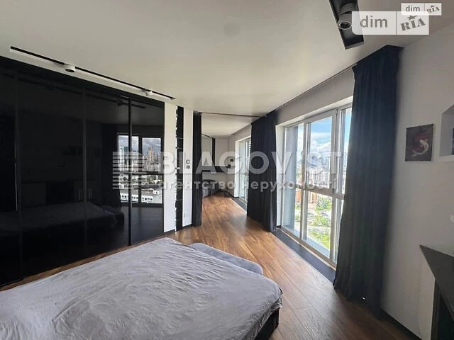 Sale of 2-room apartment 64.7 sq. m on Mytropolyta Vasylya Lyp street