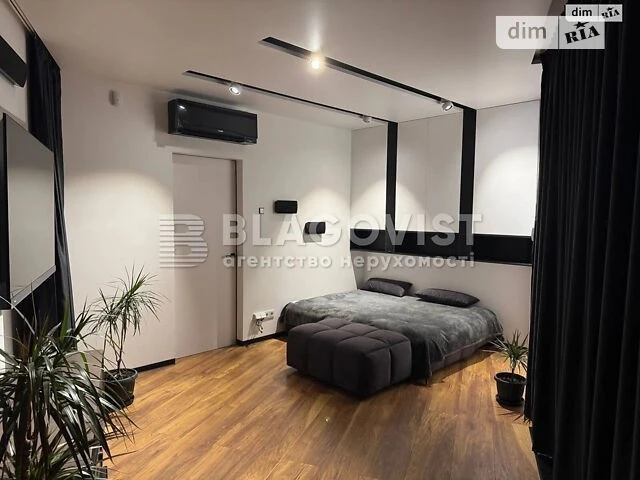 Sale of 2-room apartment 64.7 sq. m on Mytropolyta Vasylya Lyp street