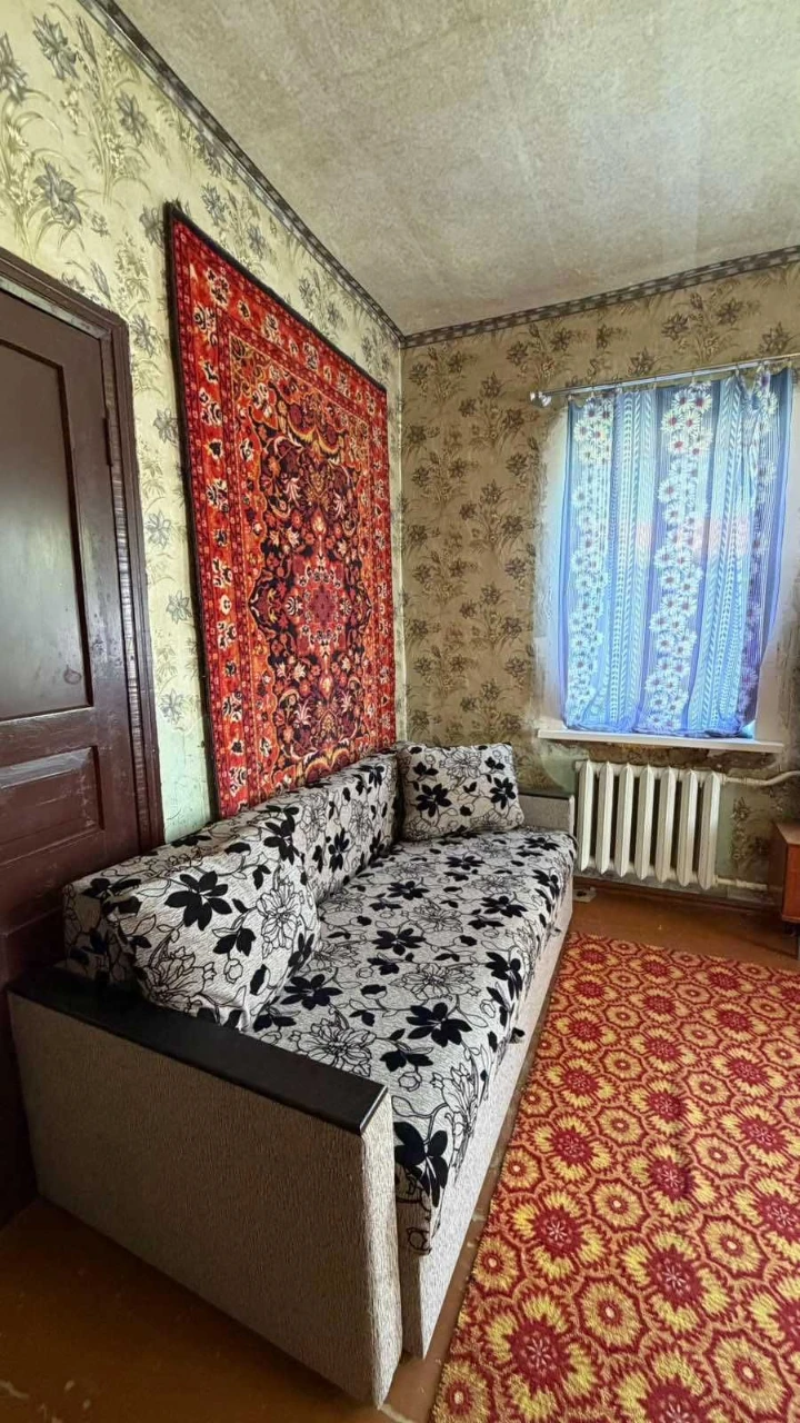 Добротный дом с гаражом и большим участком в Старых Дергачах