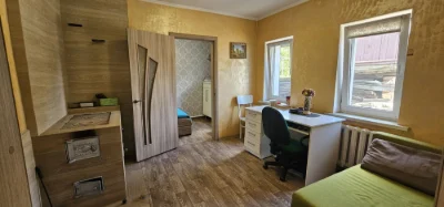 Продам добротный дом в Изюме по ул.Чапаева с большим участко