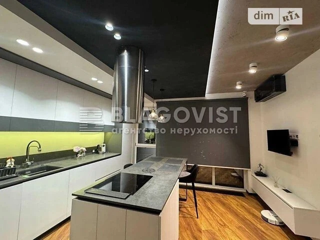 Sale of 2-room apartment 64.7 sq. m on Mytropolyta Vasylya Lyp street