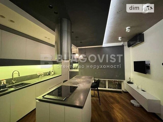 Sale of 2-room apartment 64.7 sq. m on Mytropolyta Vasylya Lyp street