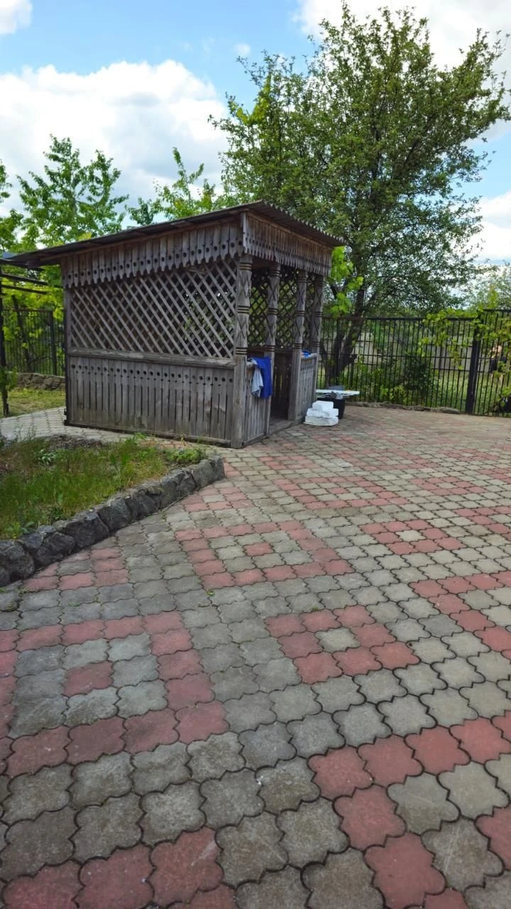Добротный дом Змиев