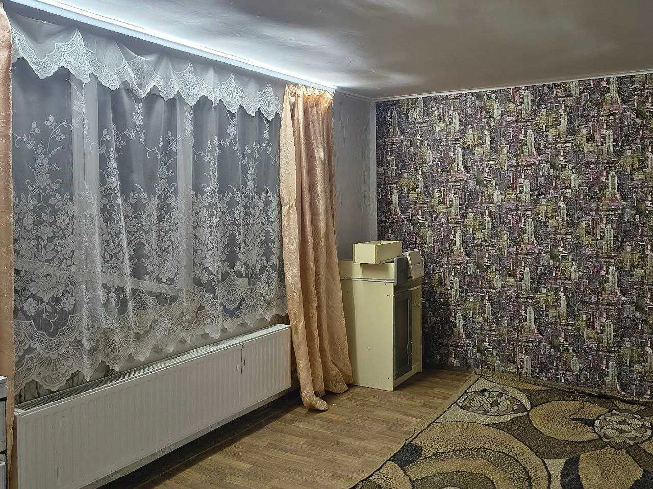 В центрі Чугуєва продам півбудинку