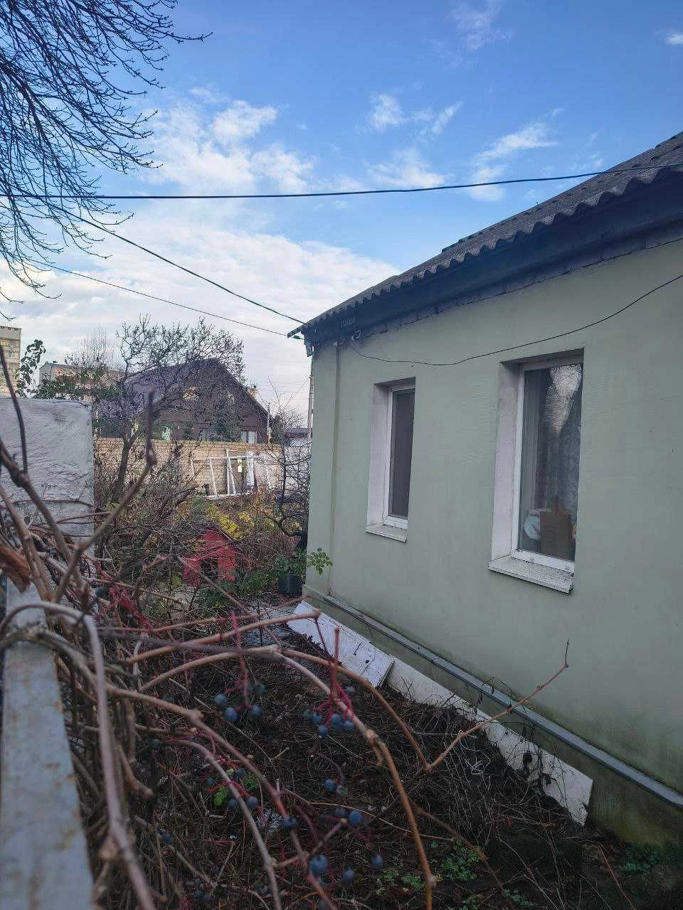 В центрі Чугуєва продам півбудинку