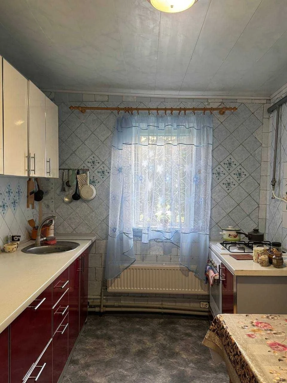 ПРОДАЄТЬСЯ ЗАТИШНИЙ БУДИНОК з приватизованою земельною ділян