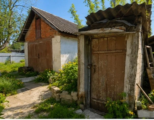 Продаж двоповерхового будинку, Чугуїв