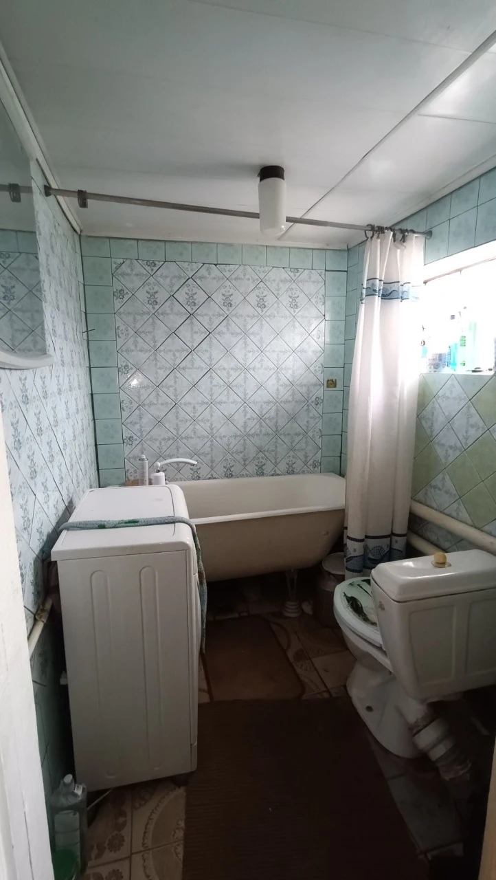 Продаж будинку в Чугуєві, літня кухня, гараж, озеро в кінці