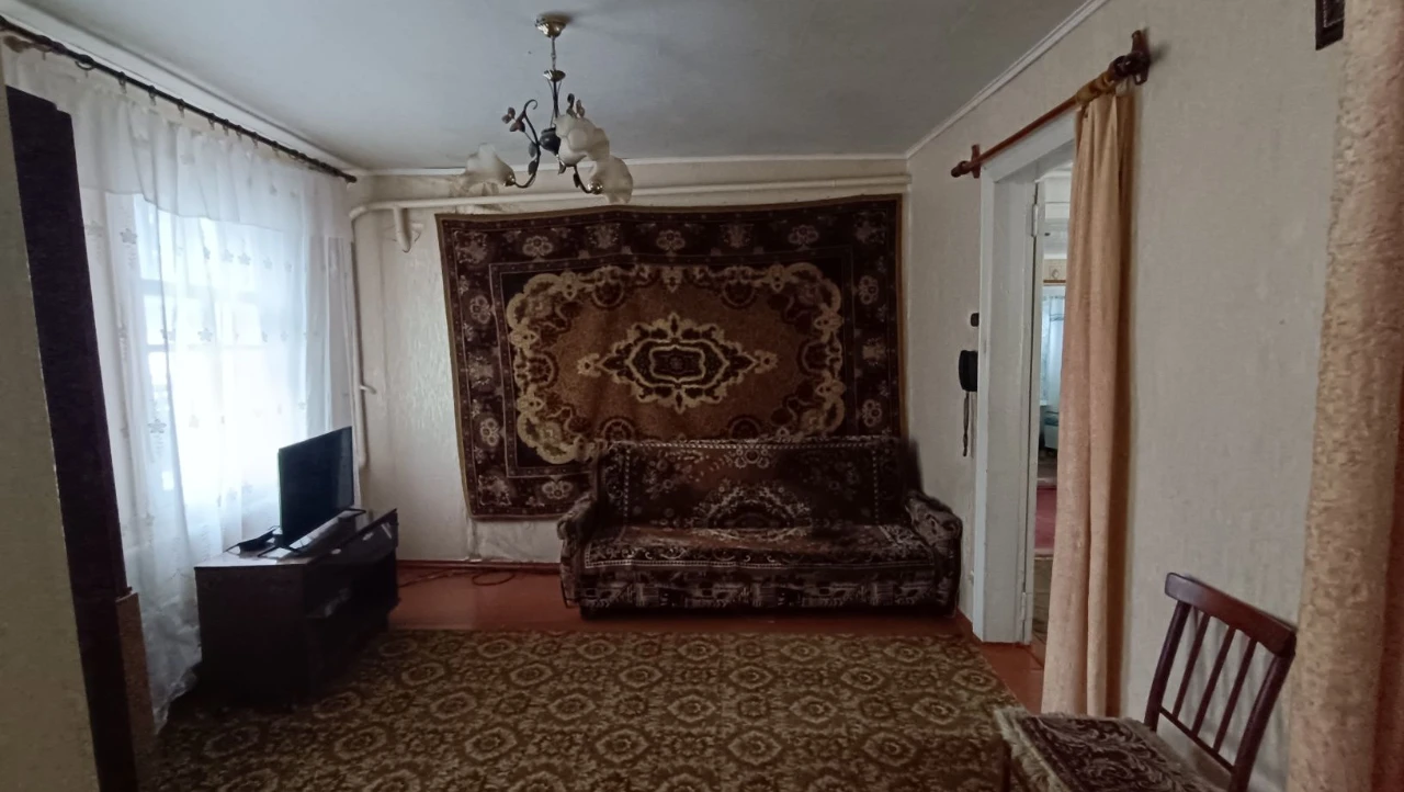 Продаж будинку в Чугуєві, літня кухня, гараж, озеро в кінці