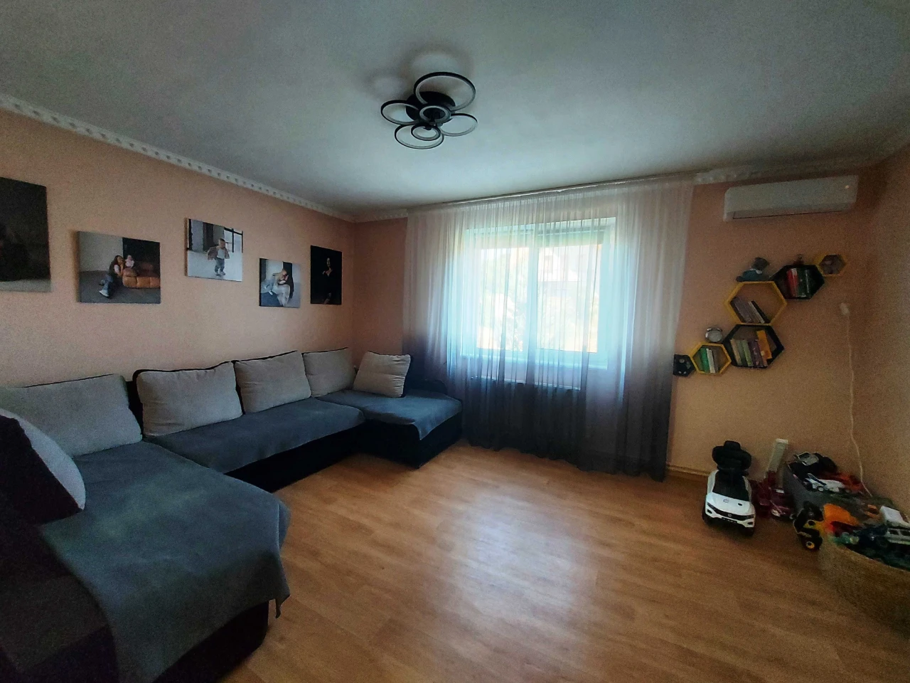 Продам в г. Чугуев дом 2008 г.п., пл. 135 кв.м