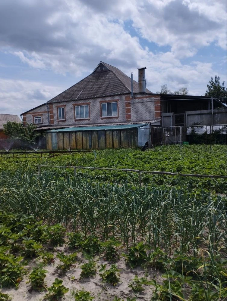 Продам дом г. Изюм. Поворотка. Возможно по сертификату . Воз