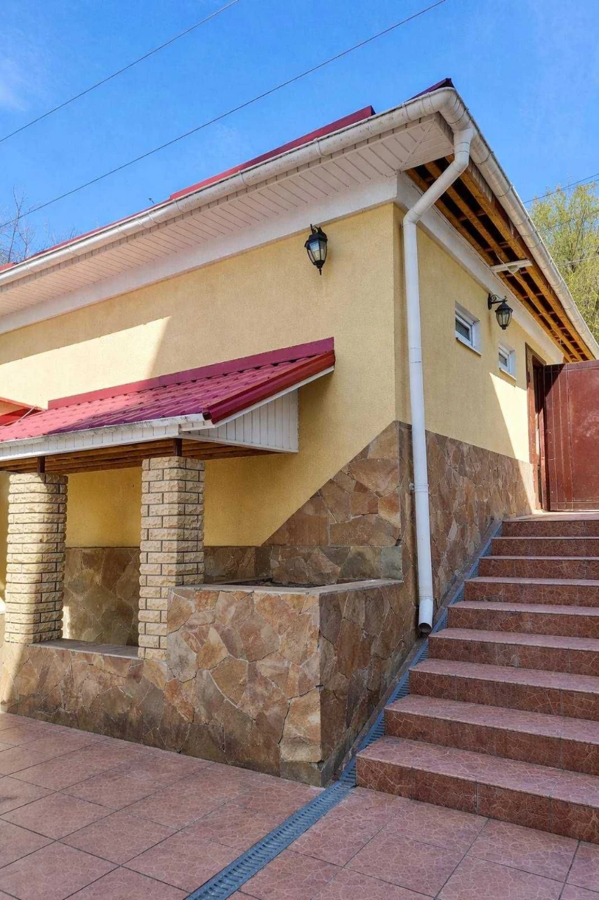 Продам 3 этажный дом Чугуев