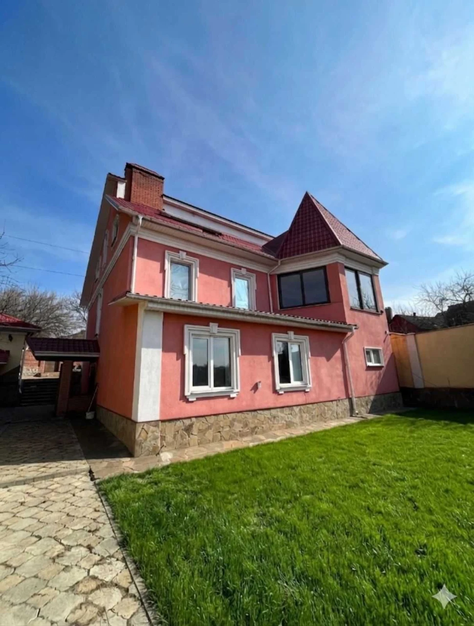 Продам 3 этажный дом Чугуев