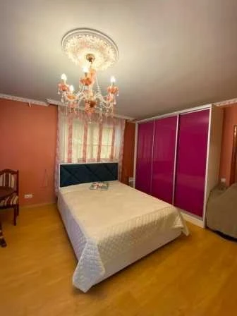 Продам дом в центре Чугуева, тихое место.