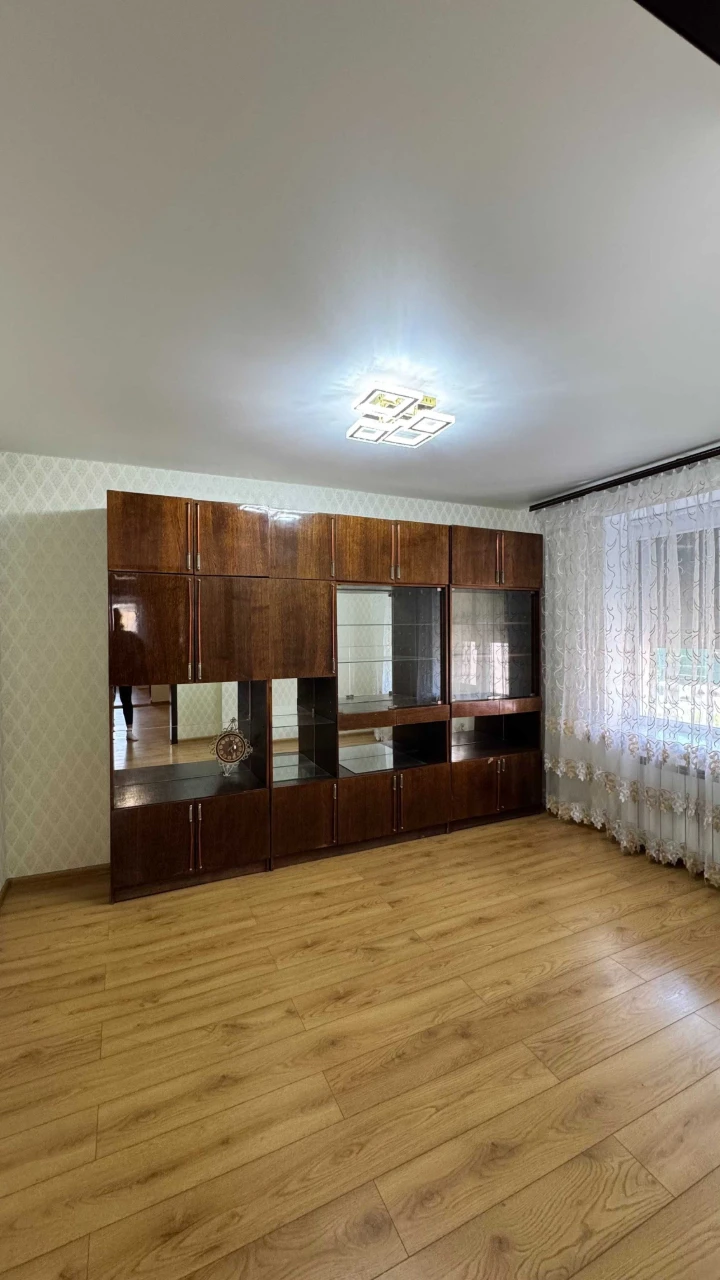 Продам 1/2 дома в Чугуеве (самый центр города)