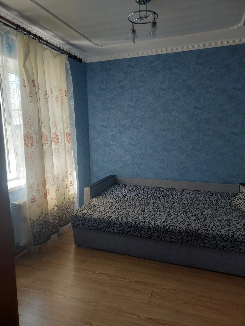 Продаем крепкий хозяйский дом в Чугуеве