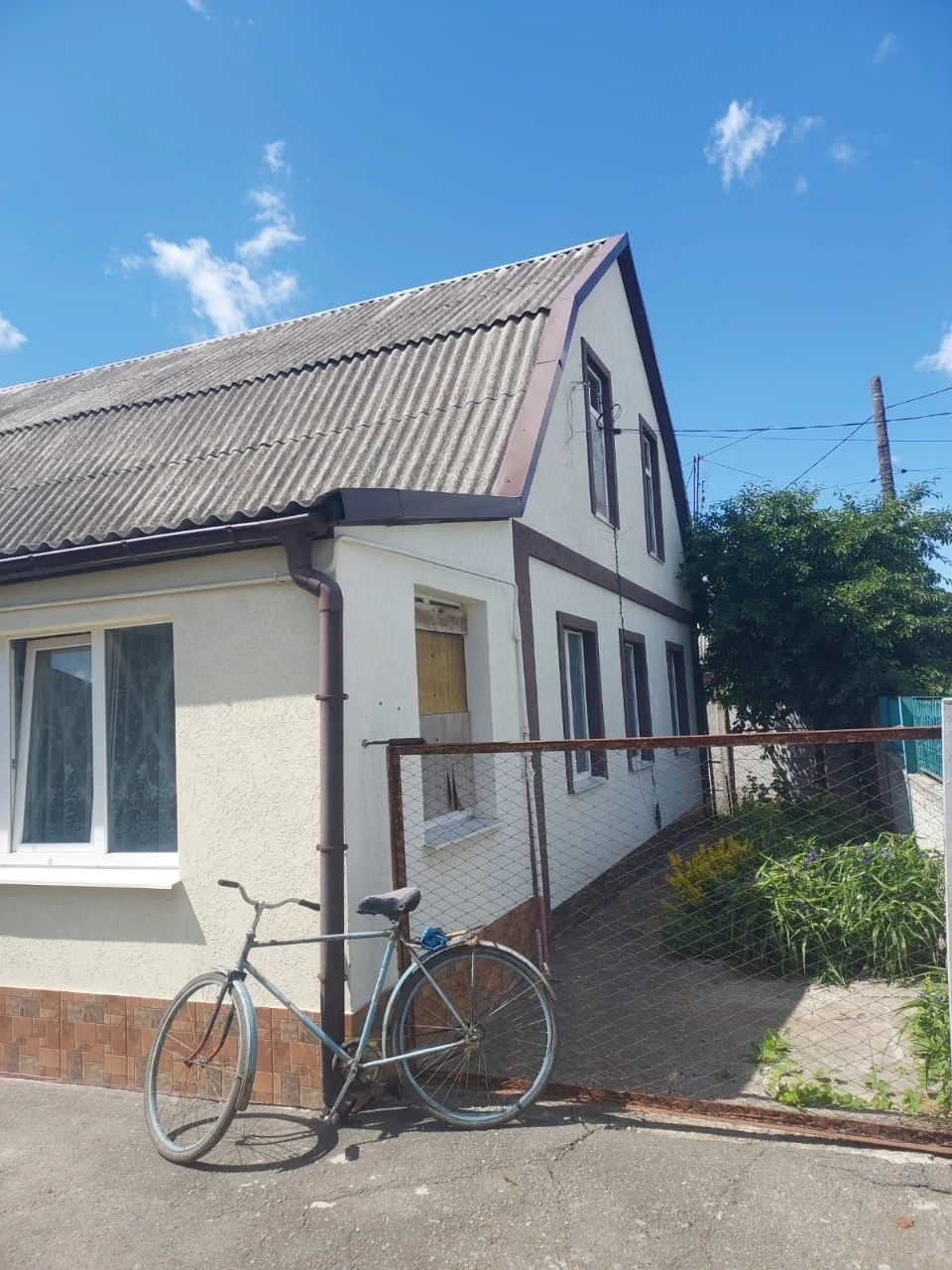 Продаем крепкий хозяйский дом в Чугуеве