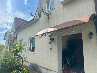 Продається будинок 217 м² з гаражем та садом — м. Волочиськ,