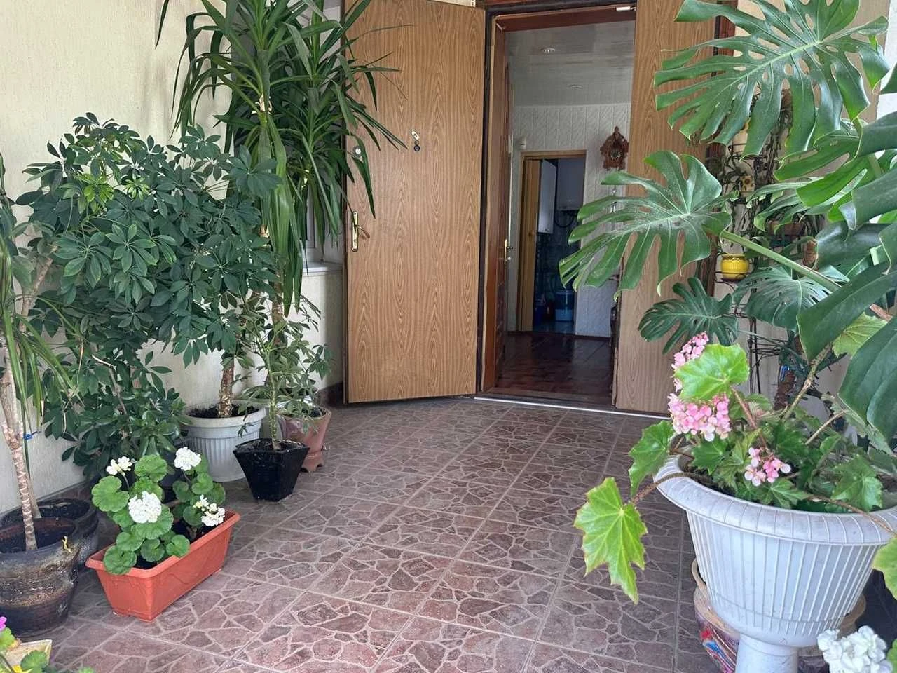 Продається будинок 217 м² з гаражем та садом — м. Волочиськ,
