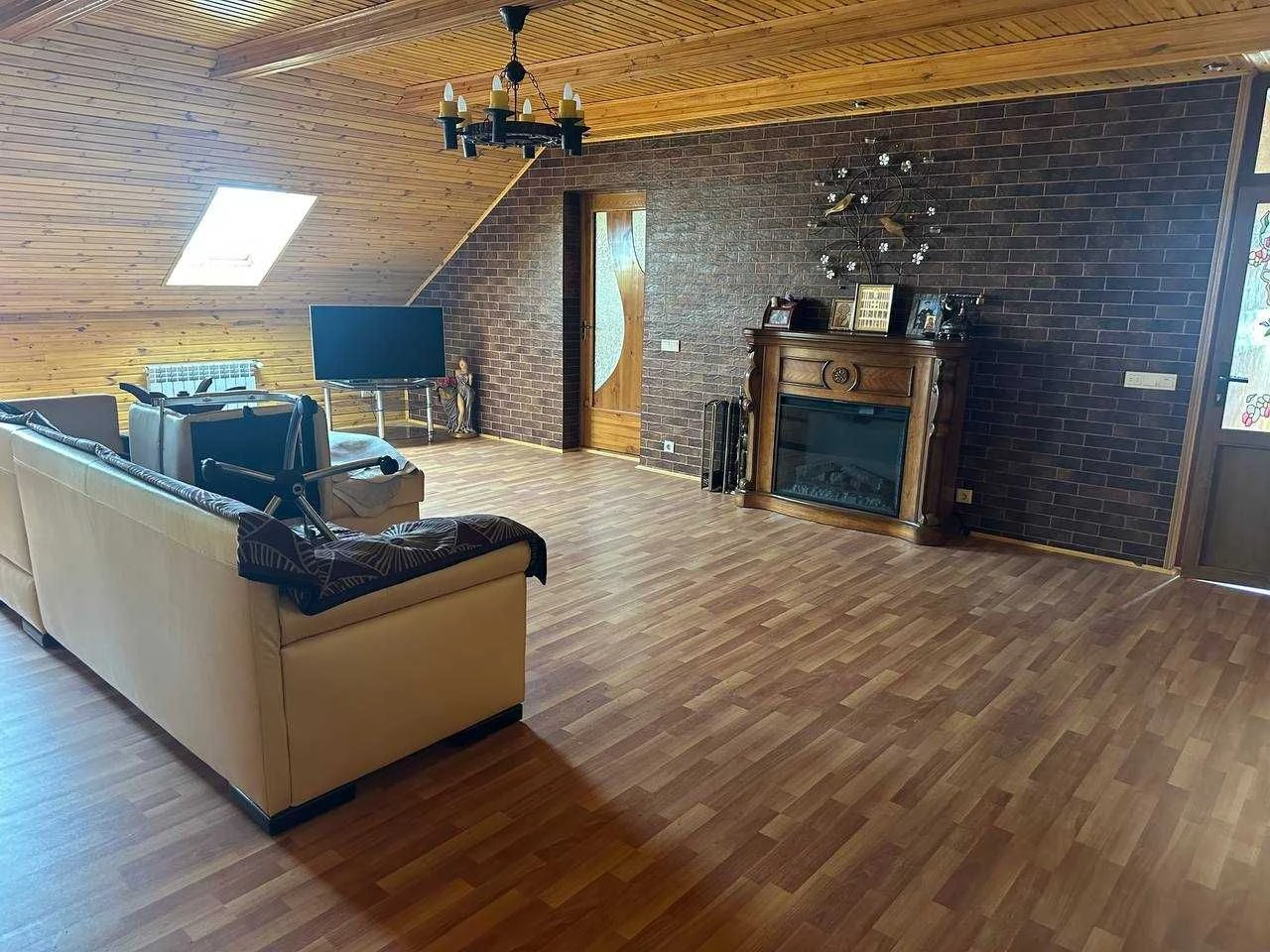 Продається будинок 217 м² з гаражем та садом — м. Волочиськ,