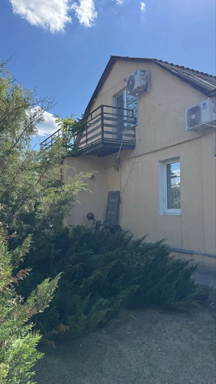 Продам дом 230 кв.м у реки С.Донец