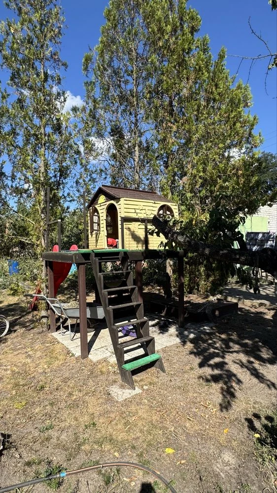 Продам дом 230 кв.м у реки С.Донец