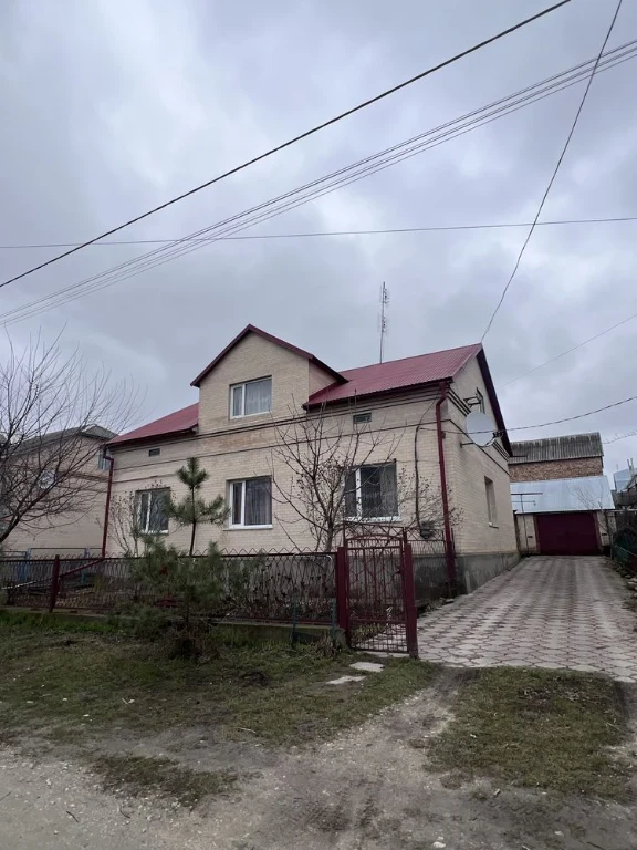 Продам власний будинок , готовий до життя , з меблями.