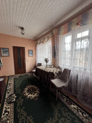 Продам власний будинок , готовий до життя , з меблями.