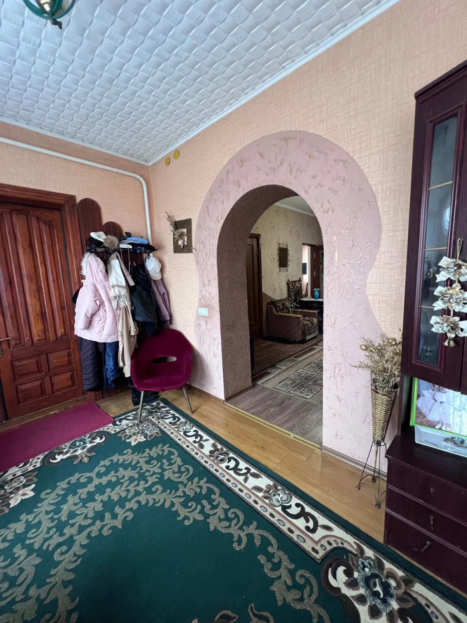 Продам власний будинок , готовий до життя , з меблями.