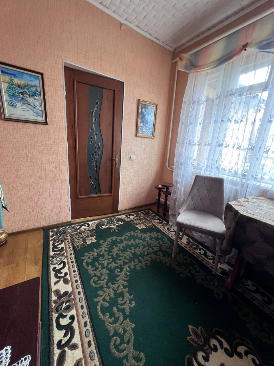 Продам власний будинок , готовий до життя , з меблями.