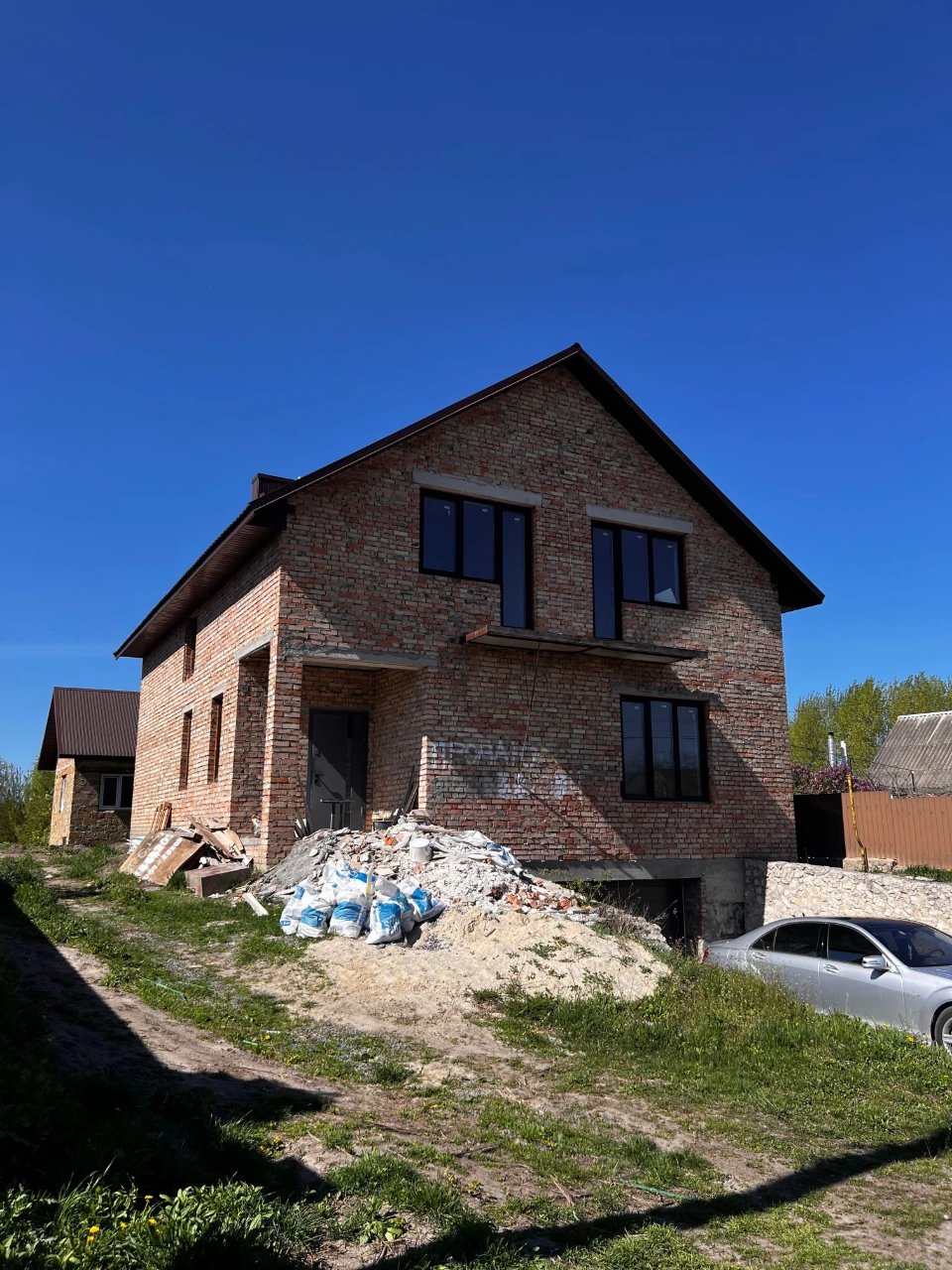 Затишний  сімейний будинок 281 м² .