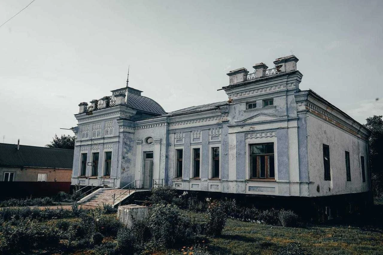 Продаж палацу 1910 року (сецесія), Деражня, Хмельниччина