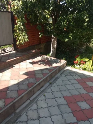Чудовий затишний будинок, замінені вікна, до зупинки 10 хв.
