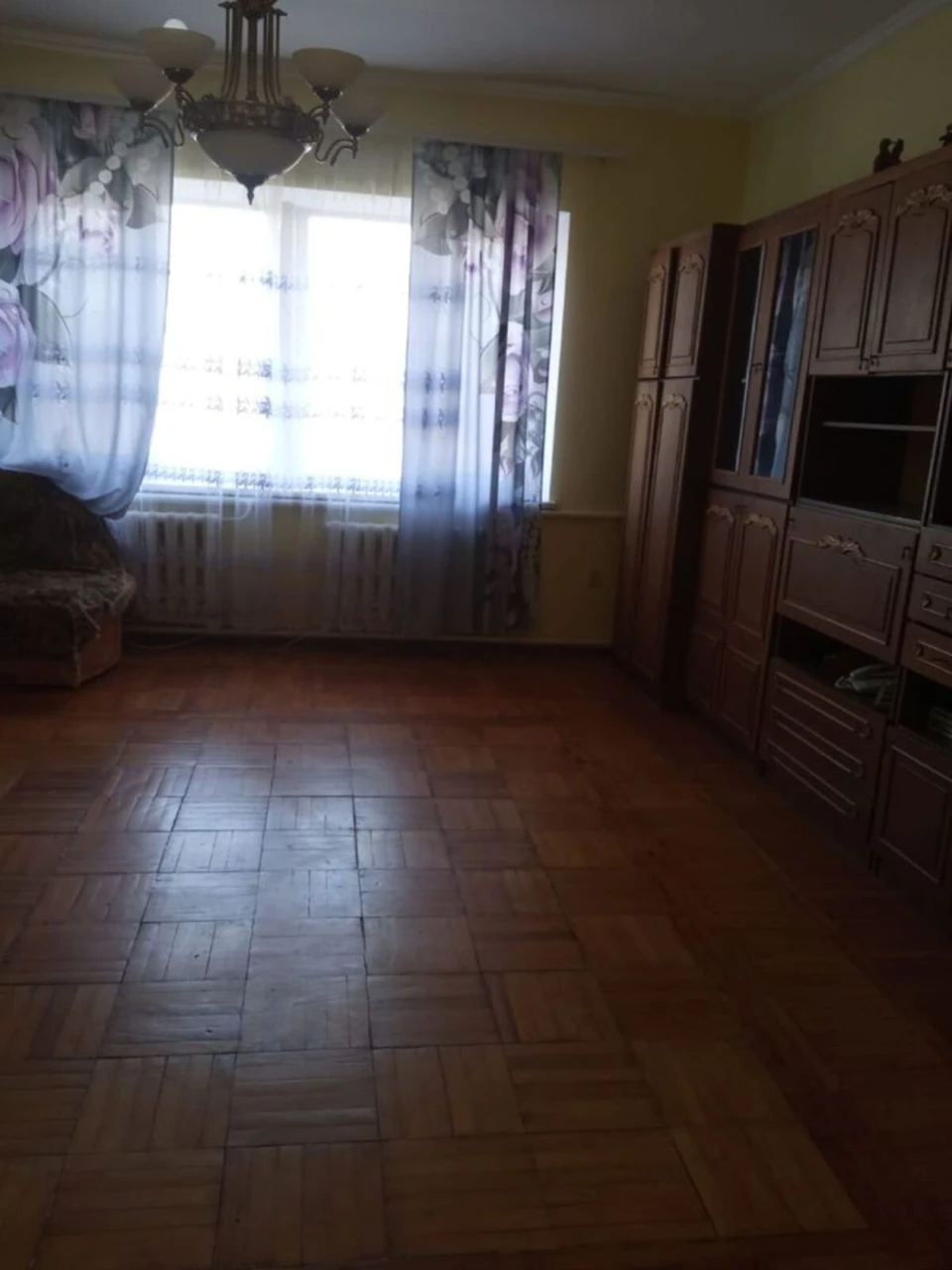 Чудовий затишний будинок, замінені вікна, до зупинки 10 хв.