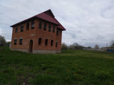 Продається будинок 2 поверхи, та земельна ділянка