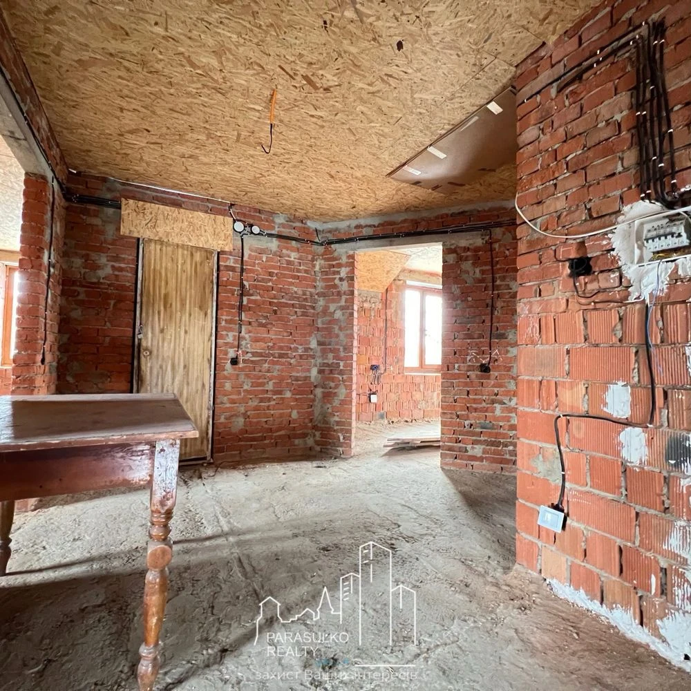Продам новозбудований будинок в районі Смірнова
