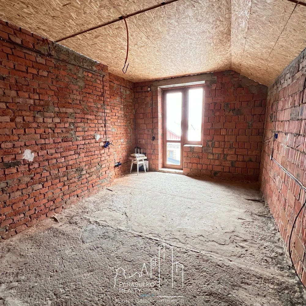 Продам новозбудований будинок в районі Смірнова