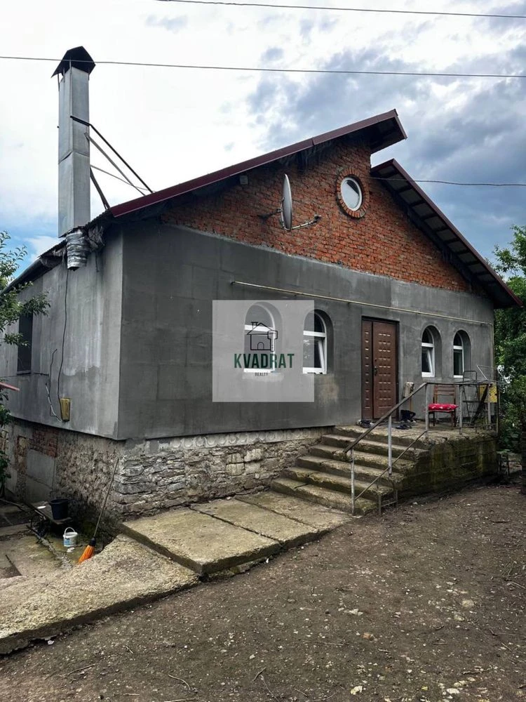 Продам будинок неподалік міста