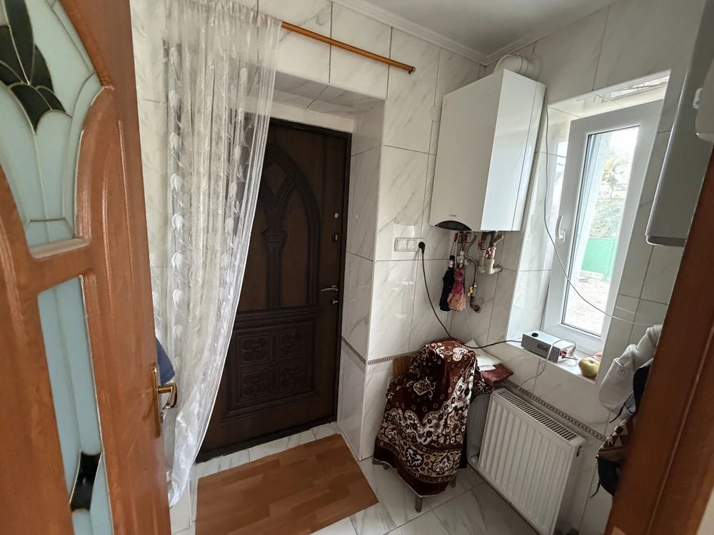 Продам будинок поряд з містом